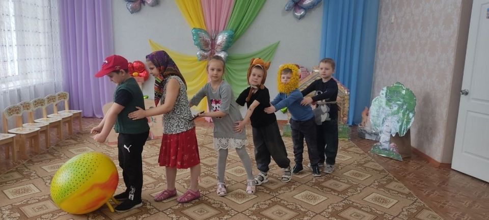Воспитание дошкольников через театральную деятельность Воспитание дошкольников через театральную деятельность