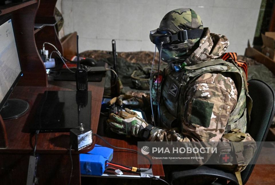 Кадры боевой работы расчёта FPV-дронов самолетного типа «Молния-2» группировки войск «Центр» на Добропольском направлении Кадры боевой работы расчёта FPV-дронов самолетного типа «Молния-2» группировки войск «Центр» на Добропольском направлении