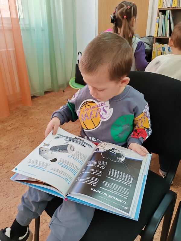 В детской библиотеке им. Н. Островского в рамках Недели детской книги прошла увлекательная экскурсия «Библиотека — Территория детства» для воспитанников ГБОУ «Детский сад № 84 г. о. Макеевка». Мероприятие состоялось с целью...