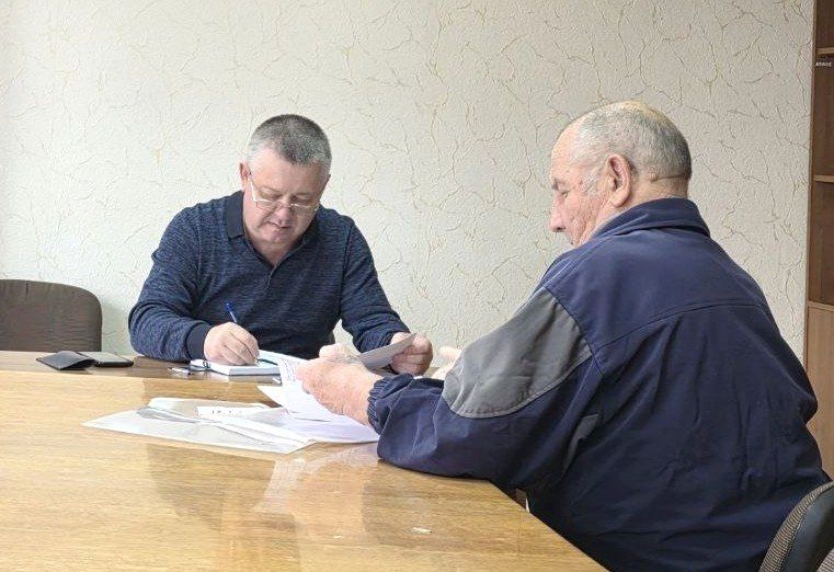 ПРИЕМ ГРАЖДАН. Депутаты Донецкого городского совета Виталий Воловик, Александр Герасименко, Василий Гребенюк, Роман Евстифеев, Владимир Мозговой, Герман Полунин и Валерий Солодовников встретились с гражданами в рамках приемов ПРИЕМ ГРАЖДАН. Депутаты Донецкого городского совета Виталий Воловик, Александр Герасименко, Василий Гребенюк, Роман Евстифеев, Владимир Мозговой, Герман Полунин и Валерий Солодовников встретились с гражданами в рамках приемов