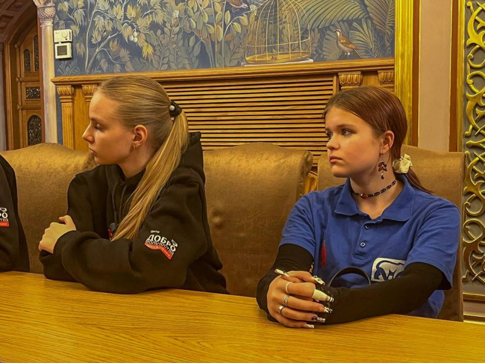 Молодёжь пообщалась со священнослужителем