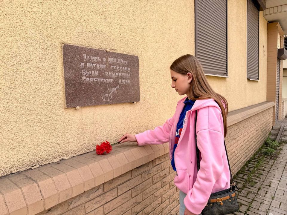 Денис Зубов: В Иловайске почтили память героев в рамках акции "Улицы в лицах" Денис Зубов: В Иловайске почтили память героев в рамках акции "Улицы в лицах"