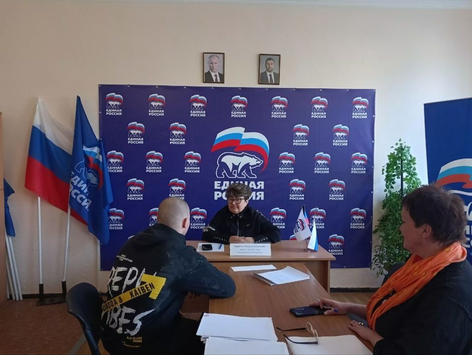 Депутатский приём в Дебальцево: Наталья Вервейко принимает жителей и обсуждает актуальные вопросы города