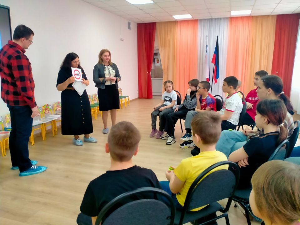 Профилактическое мероприятие «Дорога ошибок не прощает» для детей из Шахтерска Профилактическое мероприятие «Дорога ошибок не прощает» для детей из Шахтерска