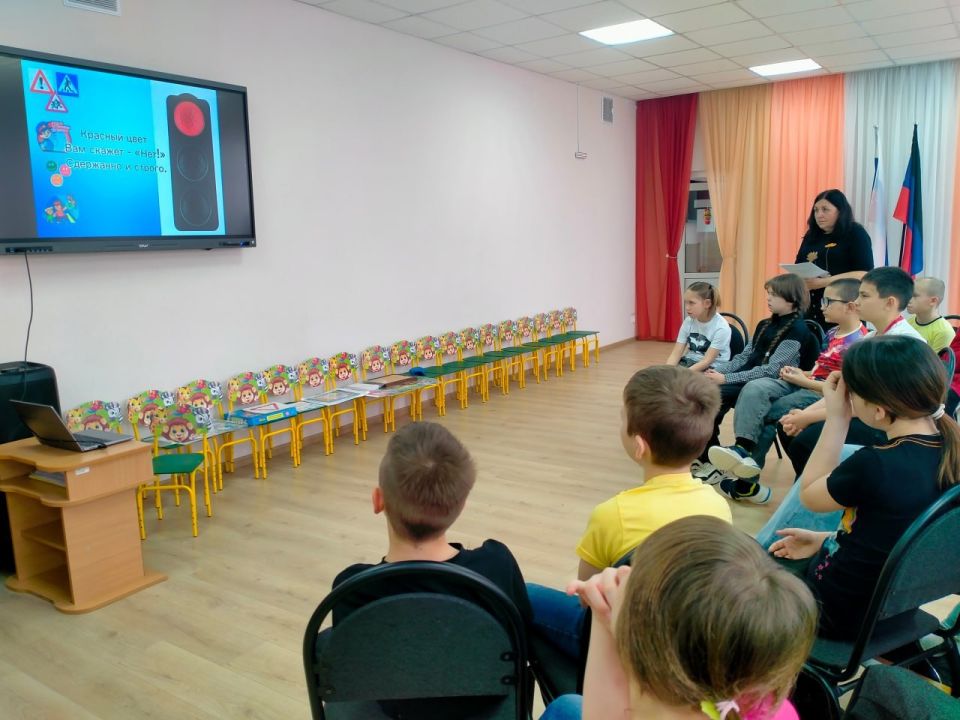Профилактическое мероприятие «Дорога ошибок не прощает» для детей из Шахтерска Профилактическое мероприятие «Дорога ошибок не прощает» для детей из Шахтерска