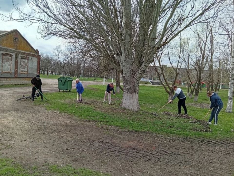 Сергей Юзвинкевич: В рамках республиканской акции «Зелёный Донбасс» жители Володарского муниципального округа приняли активное участие в благоустройстве территории Сергей Юзвинкевич: В рамках республиканской акции «Зелёный Донбасс» жители Володарского муниципального округа приняли активное участие в благоустройстве территории