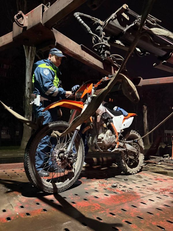 Сотрудники Госавтоинспекции отстранили несовершеннолетнего от управления питбайком