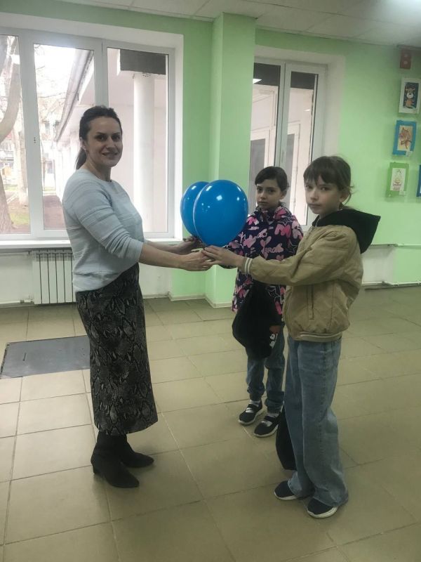 Кировчане присоединились к всероссийской акции «Зажги синим» Кировчане присоединились к всероссийской акции «Зажги синим»