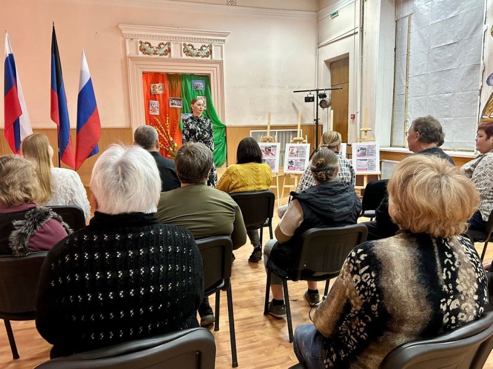 По инициативе председателя Совета женщин Куйбышевского района г. Донецка, члена Общественного Совета муниципального округа Донецк, директора ДК Натальи Такташёвой во Дворце культуры им. Т.Г. Шевченко в рамках проведения... По инициативе председателя Совета женщин Куйбышевского района г. Донецка, члена Общественного Совета муниципального округа Донецк, директора ДК Натальи Такташёвой во Дворце культуры им. Т.Г. Шевченко в рамках проведения...
