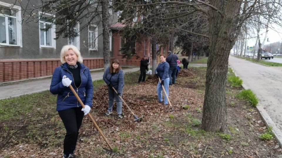 В Центрально-Городском районе состоялся субботник В Центрально-Городском районе состоялся субботник