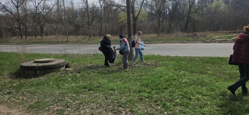 В Центрально-Городском районе состоялся субботник В Центрально-Городском районе состоялся субботник