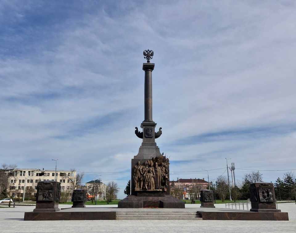 Вице-губернатор Игорь Потапенко завершил свой рабочий визит в Мариуполь под знаком памяти и единства Вице-губернатор Игорь Потапенко завершил свой рабочий визит в Мариуполь под знаком памяти и единства