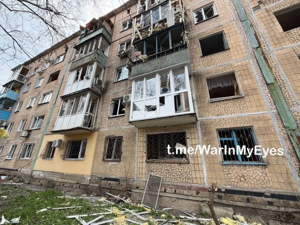 Ещё последствия атаки БПЛА в Будённовском районе Донецка Ещё последствия атаки БПЛА в Будённовском районе Донецка