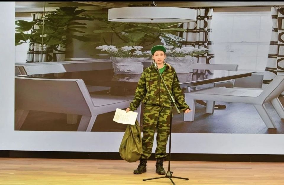 4 апреля в Доме молодёжи «30/09» состоялся первый турнир смеха «Армейский юмор» 4 апреля в Доме молодёжи «30/09» состоялся первый турнир смеха «Армейский юмор»