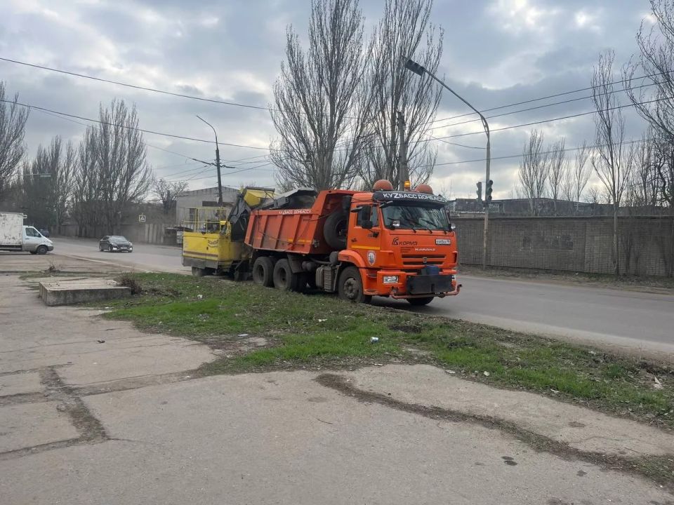 Роман Конев: О механизированной уборке автомобильных дорог МУНИЦИПАЛЬНОГО УНИТАРНОГО ПРЕДПРИЯТИЯ «ПРОСТОР» АДМИНИСТРАЦИИ ГОРОДСКОГО ОКРУГА ГОРЛОВКА ДОНЕЦКОЙ НАРОДНОЙ РЕСПУБЛИКИ Роман Конев: О механизированной уборке автомобильных дорог МУНИЦИПАЛЬНОГО УНИТАРНОГО ПРЕДПРИЯТИЯ «ПРОСТОР» АДМИНИСТРАЦИИ ГОРОДСКОГО ОКРУГА ГОРЛОВКА ДОНЕЦКОЙ НАРОДНОЙ РЕСПУБЛИКИ