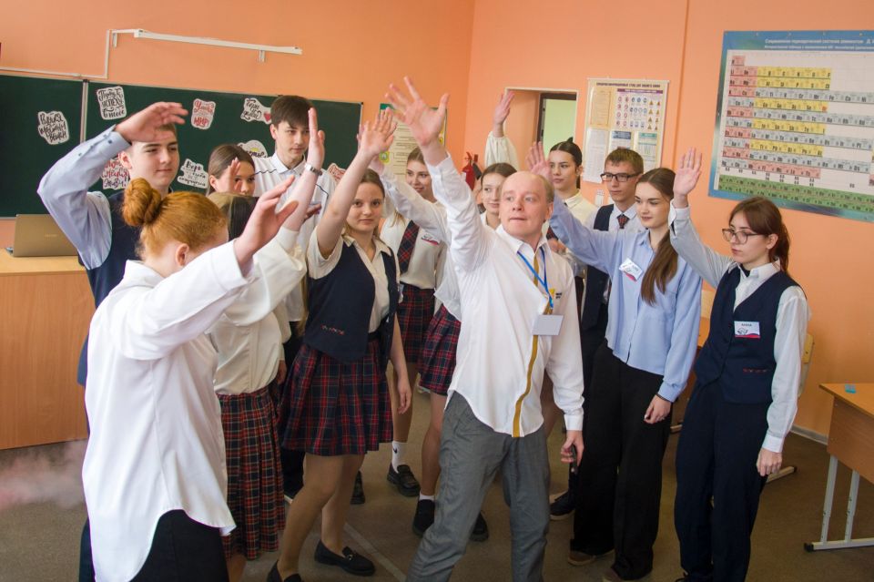 Советник года. В Донецкой Народной Республике определили советника директора по воспитанию 2026 года С февраля по март в Донецкой Народной Республике проходил Республиканский конкурс "Педагог года Донецкой Народной... Советник года. В Донецкой Народной Республике определили советника директора по воспитанию 2026 года С февраля по март в Донецкой Народной Республике проходил Республиканский конкурс "Педагог года Донецкой Народной...