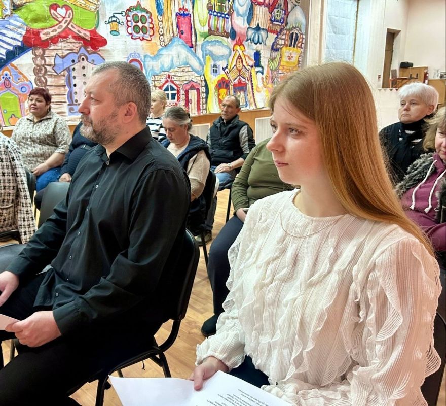 По инициативе председателя Совета женщин Куйбышевского района г. Донецка, члена Общественного Совета муниципального округа Донецк, директора ДК Натальи Такташёвой во Дворце культуры им. Т.Г. Шевченко в рамках проведения... По инициативе председателя Совета женщин Куйбышевского района г. Донецка, члена Общественного Совета муниципального округа Донецк, директора ДК Натальи Такташёвой во Дворце культуры им. Т.Г. Шевченко в рамках проведения...