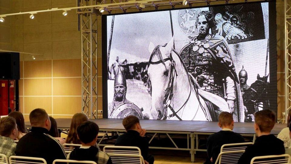 Россия - наш общий дом: страницы истории Россия - наш общий дом: страницы истории