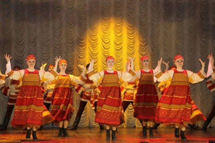 4 апреля в Харцызском городском Дворце культуры прошло важное событие — защита званий коллективов нашего округа