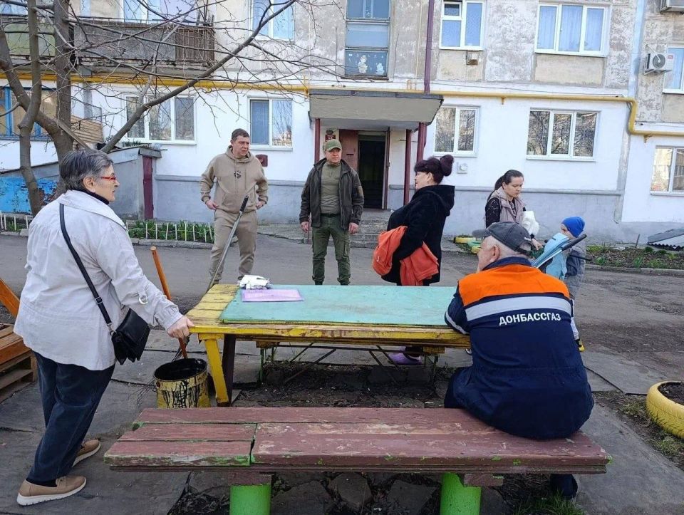 Глава Снежного обсудил с жителями вопросы благоустройства Глава Снежного обсудил с жителями вопросы благоустройства