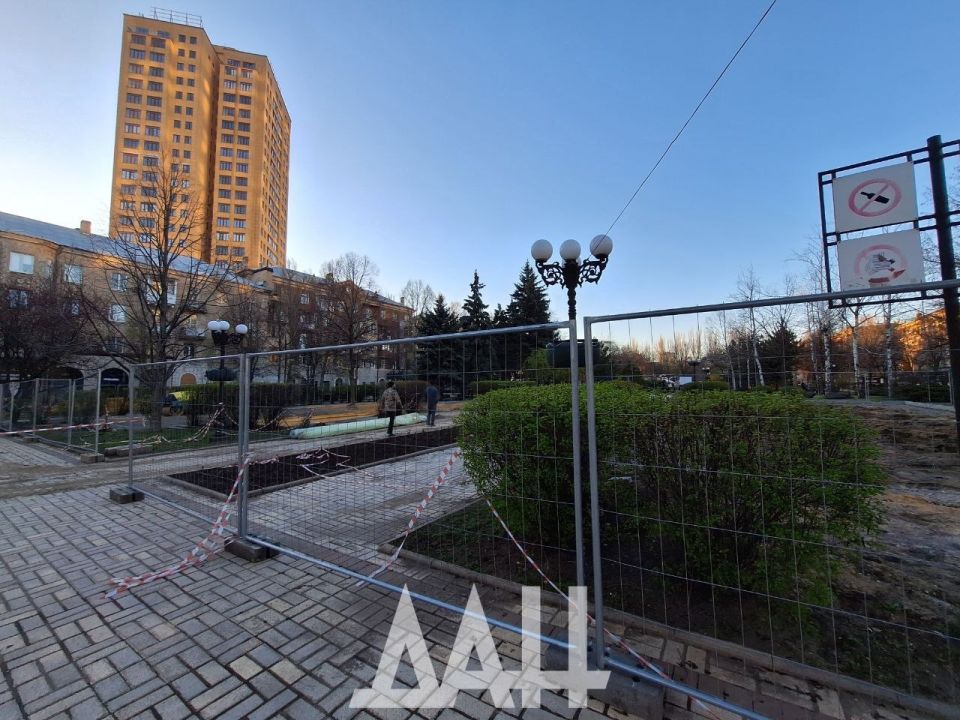 На месте центральной детской площадки на бульваре Пушкина в Донецке поставят новую На месте центральной детской площадки на бульваре Пушкина в Донецке поставят новую