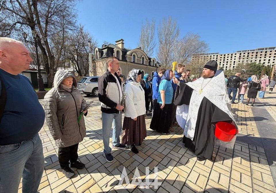 С Вербным воскресеньем! . Вербное воскресенье — первый день особого для верующих периода Страстной недели, когда вспоминают последние дни земной жизни Спасителя С Вербным воскресеньем! . Вербное воскресенье — первый день особого для верующих периода Страстной недели, когда вспоминают последние дни земной жизни Спасителя