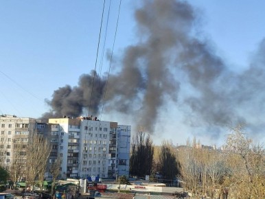 Дети подожгли покрышки и устроили пожар на Скляренко ниже Норда в Донецке