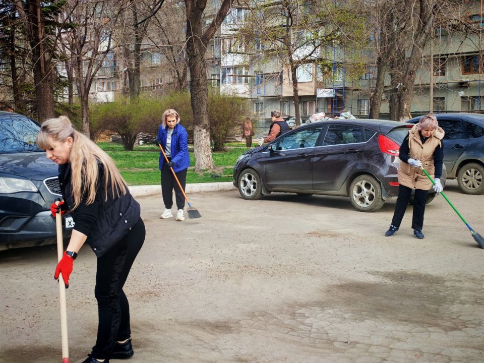 Когда город — это команда. 4 апреля в городском округе Енакиево прошёл общегородской субботник в рамках партийного проекта «Донбасс наш дом» и акции «Зелёный Донбасс» Когда город — это команда. 4 апреля в городском округе Енакиево прошёл общегородской субботник в рамках партийного проекта «Донбасс наш дом» и акции «Зелёный Донбасс»