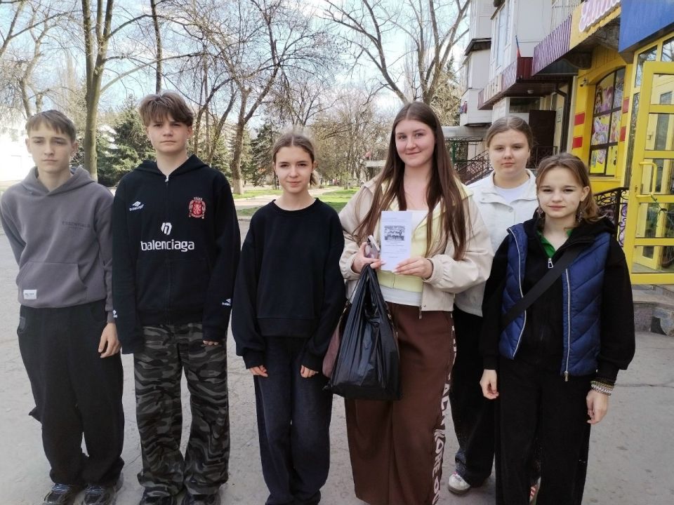 Молодежь Ждановки провела акцию «Будь здоров!»