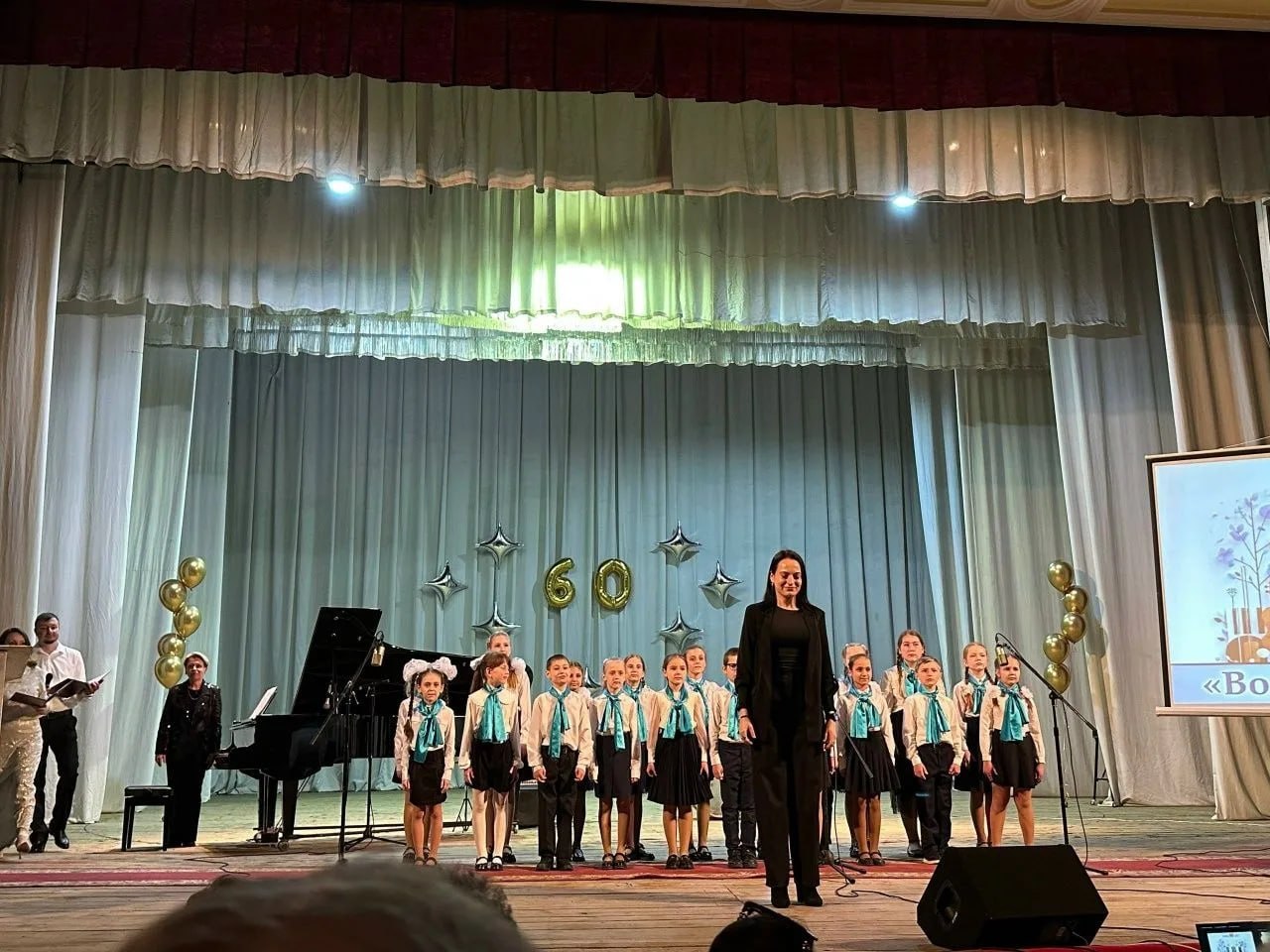 На сцене Дворца культуры им. Кирова прошел праздничный юбилейный концерт «Во имя жизни» На сцене Дворца культуры им. Кирова прошел праздничный юбилейный концерт «Во имя жизни»