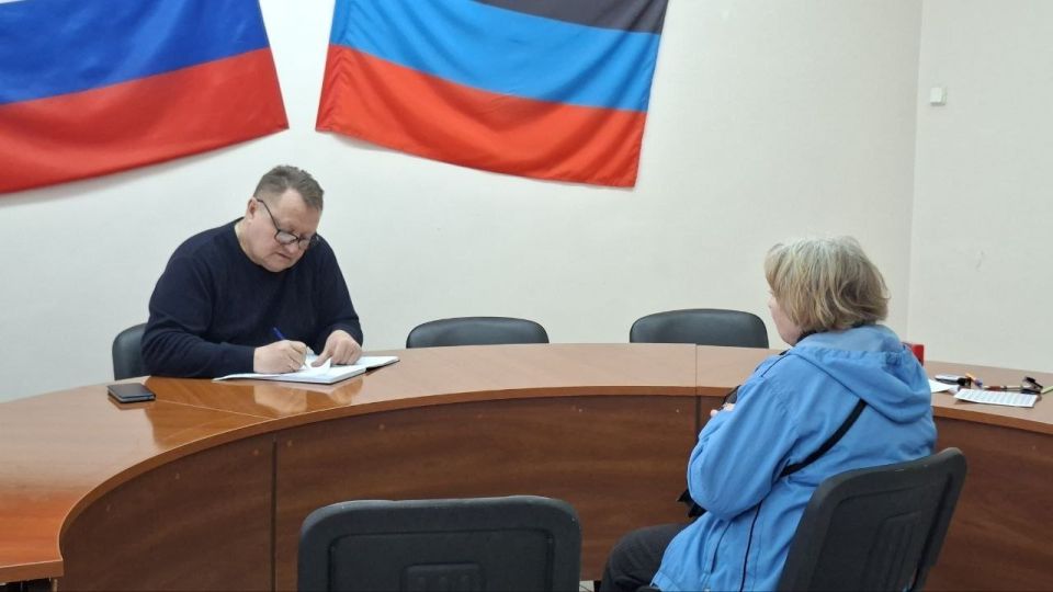 Валентин Левченко: Приём жителей: решаем вопросы благоустройства и ЖКХ Валентин Левченко: Приём жителей: решаем вопросы благоустройства и ЖКХ
