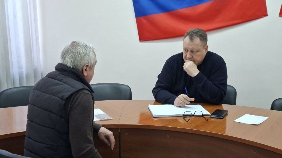 Валентин Левченко: Приём жителей: решаем вопросы благоустройства и ЖКХ Валентин Левченко: Приём жителей: решаем вопросы благоустройства и ЖКХ