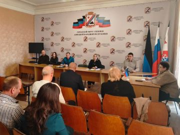 Сергей Ермаков: 6 апреля провел малое аппаратное совещание с начальниками отделов и структурных подразделений