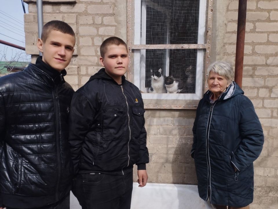 Школьники Ждановки помогли приюту для животных Школьники Ждановки помогли приюту для животных