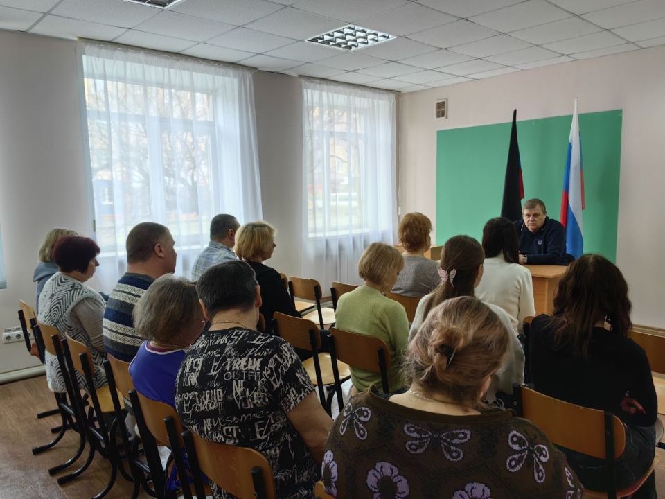 Иван Приходько: Состоялась встреча руководства администрации городского округа Горловка с трудовым коллективом Иван Приходько: Состоялась встреча руководства администрации городского округа Горловка с трудовым коллективом