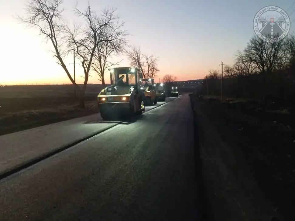 В Волновахском округе продолжается ремонт автомобильной дороги Новотроицкое-Викторовка В Волновахском округе продолжается ремонт автомобильной дороги Новотроицкое-Викторовка