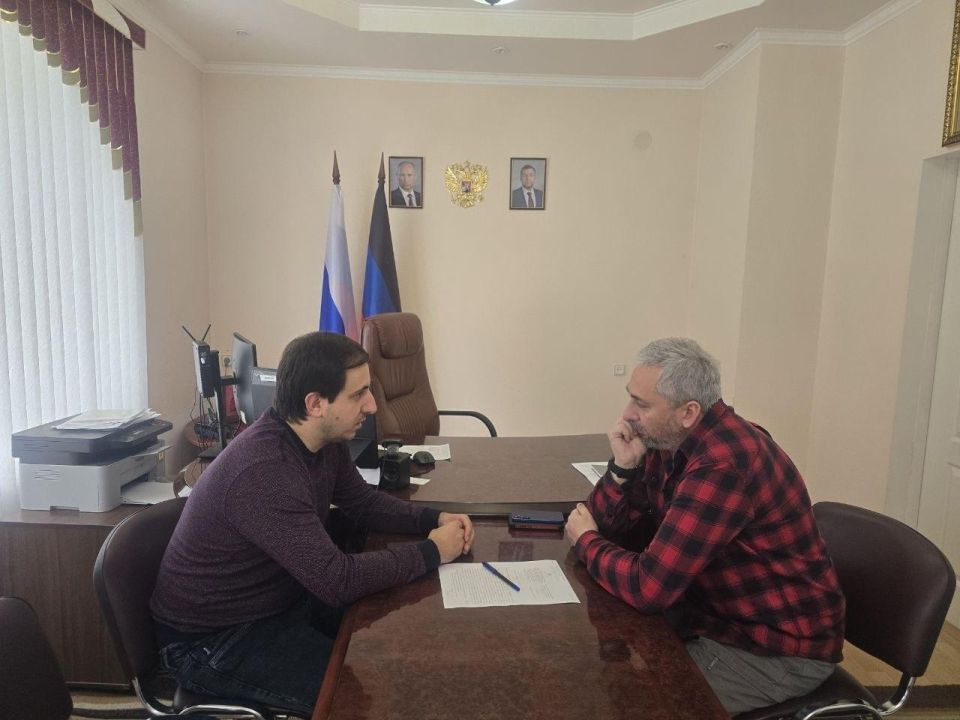 Представитель Магаданской области принял участие в еженедельном совещании в администрации Ждановки