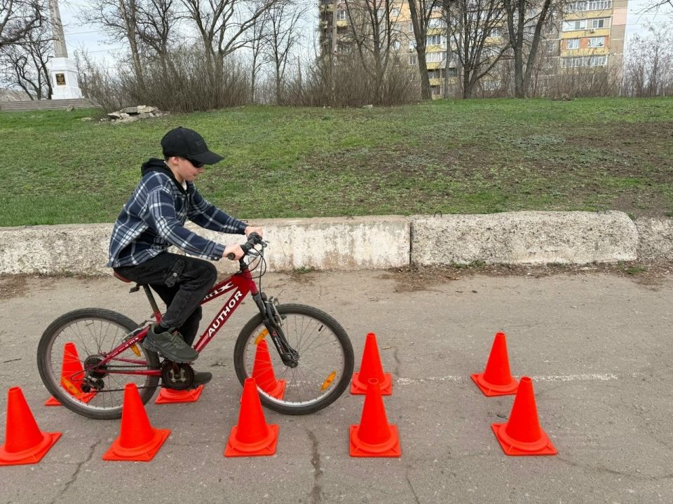 Весенние каникулы с пользой: ЮИДовцы "Перекрестка" в действии Юные инспекторы дорожного движения из отряда "Перекресток" ГБОУ "СШ № 32 Г.О. МАКЕЕВКА" проводят каникулы с пользой! Весенние каникулы с пользой: ЮИДовцы "Перекрестка" в действии Юные инспекторы дорожного движения из отряда "Перекресток" ГБОУ "СШ № 32 Г.О. МАКЕЕВКА" проводят каникулы с пользой!