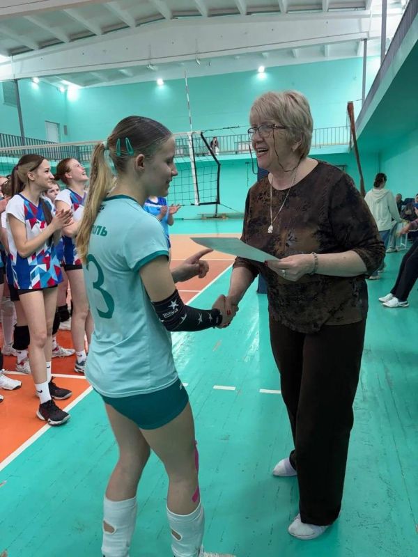 Игорь Лызов: Завершилось Первенство ДНР по волейболу среди девушек Игорь Лызов: Завершилось Первенство ДНР по волейболу среди девушек