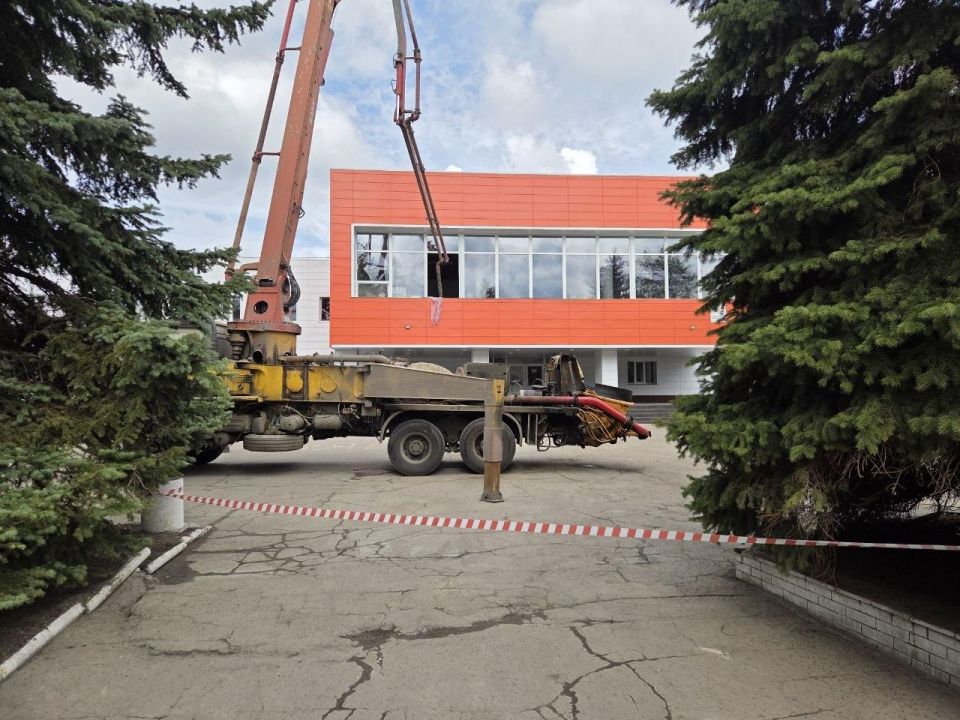 Магаданская область продолжает капитальный ремонт здания Центра культуры и досуга в Ждановке