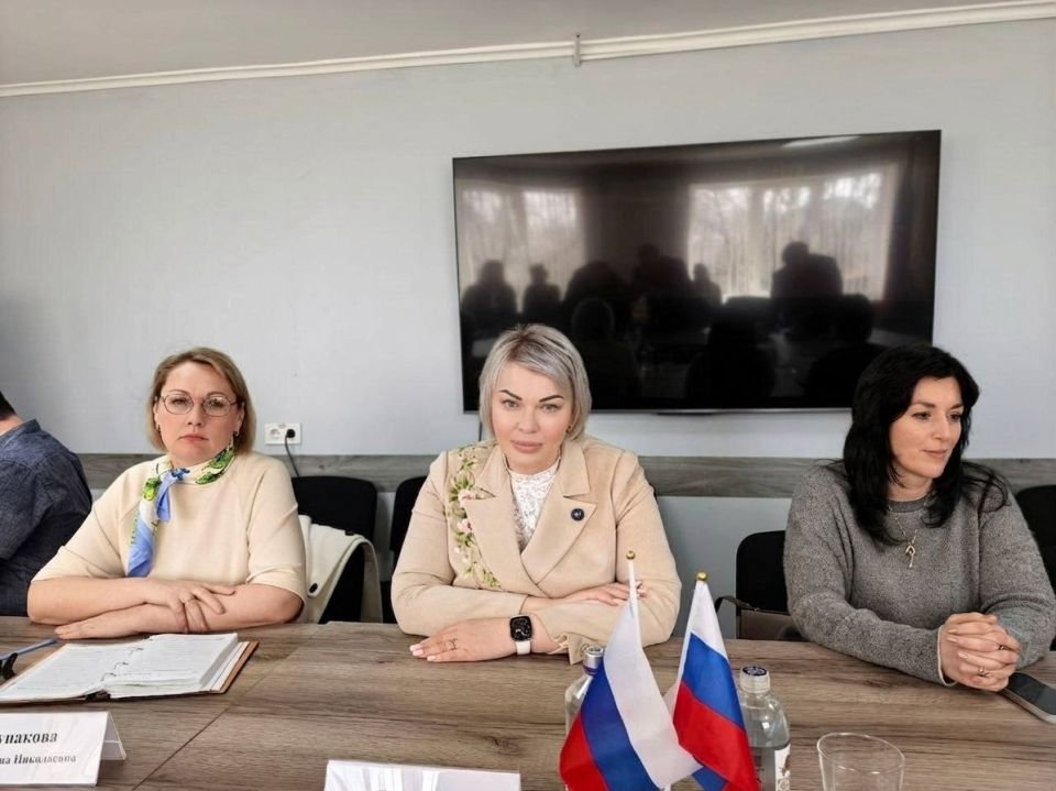 В Мариуполе по инициативе главного врача Больницы интенсивного лечения, координатора здравоохранения города Валентины Гавриляк продолжается проведение круглых столов «Zа здоровье» В Мариуполе по инициативе главного врача Больницы интенсивного лечения, координатора здравоохранения города Валентины Гавриляк продолжается проведение круглых столов «Zа здоровье»