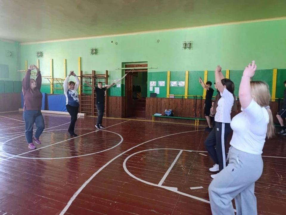 Иван Адамец: В рамках федерального проекта «Здоровье для каждого» на базе ГБОУ «Школа № 72 городского округа Донецк» прошло спортивное мероприятие «Будь здоров» Иван Адамец: В рамках федерального проекта «Здоровье для каждого» на базе ГБОУ «Школа № 72 городского округа Донецк» прошло спортивное мероприятие «Будь здоров»