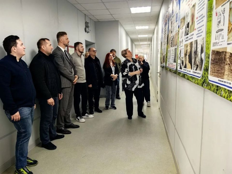 Приморская делегация посетила музеи ДНР Приморская делегация посетила музеи ДНР