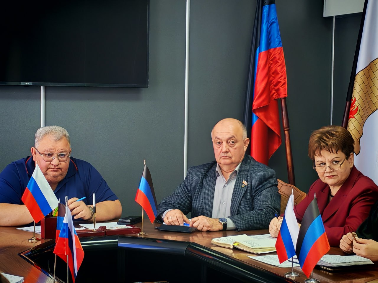 Игорь Мартынов: Аппаратное совещание. Провёл очередное еженедельное аппаратное совещание с участием руководителей подведомственных учреждений, а также представителей ключевых структурных подразделений администрации... Игорь Мартынов: Аппаратное совещание. Провёл очередное еженедельное аппаратное совещание с участием руководителей подведомственных учреждений, а также представителей ключевых структурных подразделений администрации...