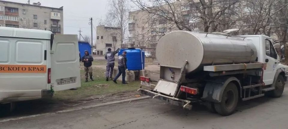 Сергей Желновач: Рабочие из Хабаровского края привезли воду для жителей Дебальцево