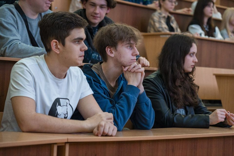 Добровольцы Донецкого РО ВСКС приняли участие в Форуме молодежных сообществ, приуроченном к Году народного единства в Российской Федерации, который состоялся в ДОННАСА Добровольцы Донецкого РО ВСКС приняли участие в Форуме молодежных сообществ, приуроченном к Году народного единства в Российской Федерации, который состоялся в ДОННАСА