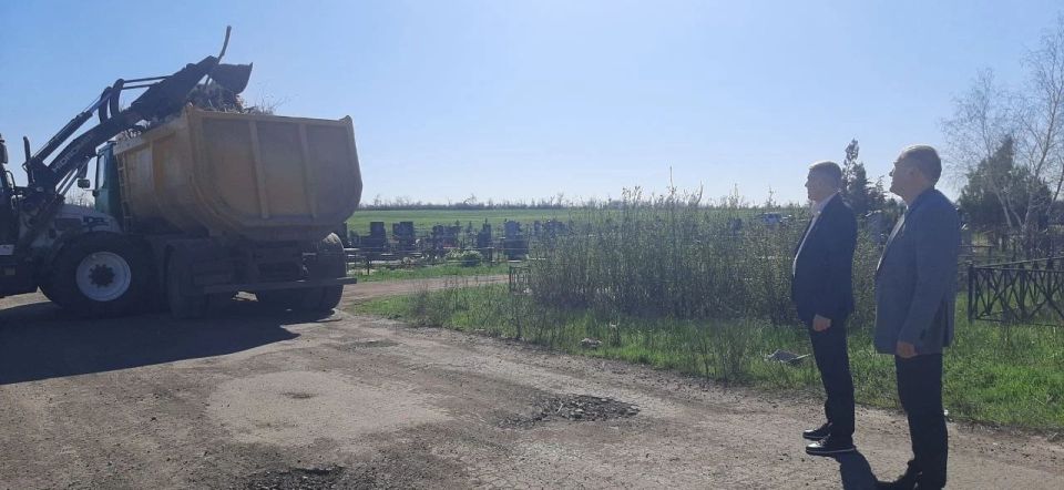 Сергей Юзвинкевич: В Володарском муниципальном округе особое внимание уделяется санитарному состоянию территорий, в том числе кладбищ Сергей Юзвинкевич: В Володарском муниципальном округе особое внимание уделяется санитарному состоянию территорий, в том числе кладбищ