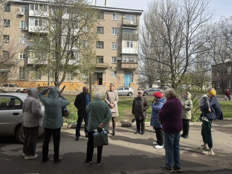 Сегодня, 07 апреля, в рамках проекта «Управдом» Единой России состоялась встреча с жителями ул. Короленко г.Моспино