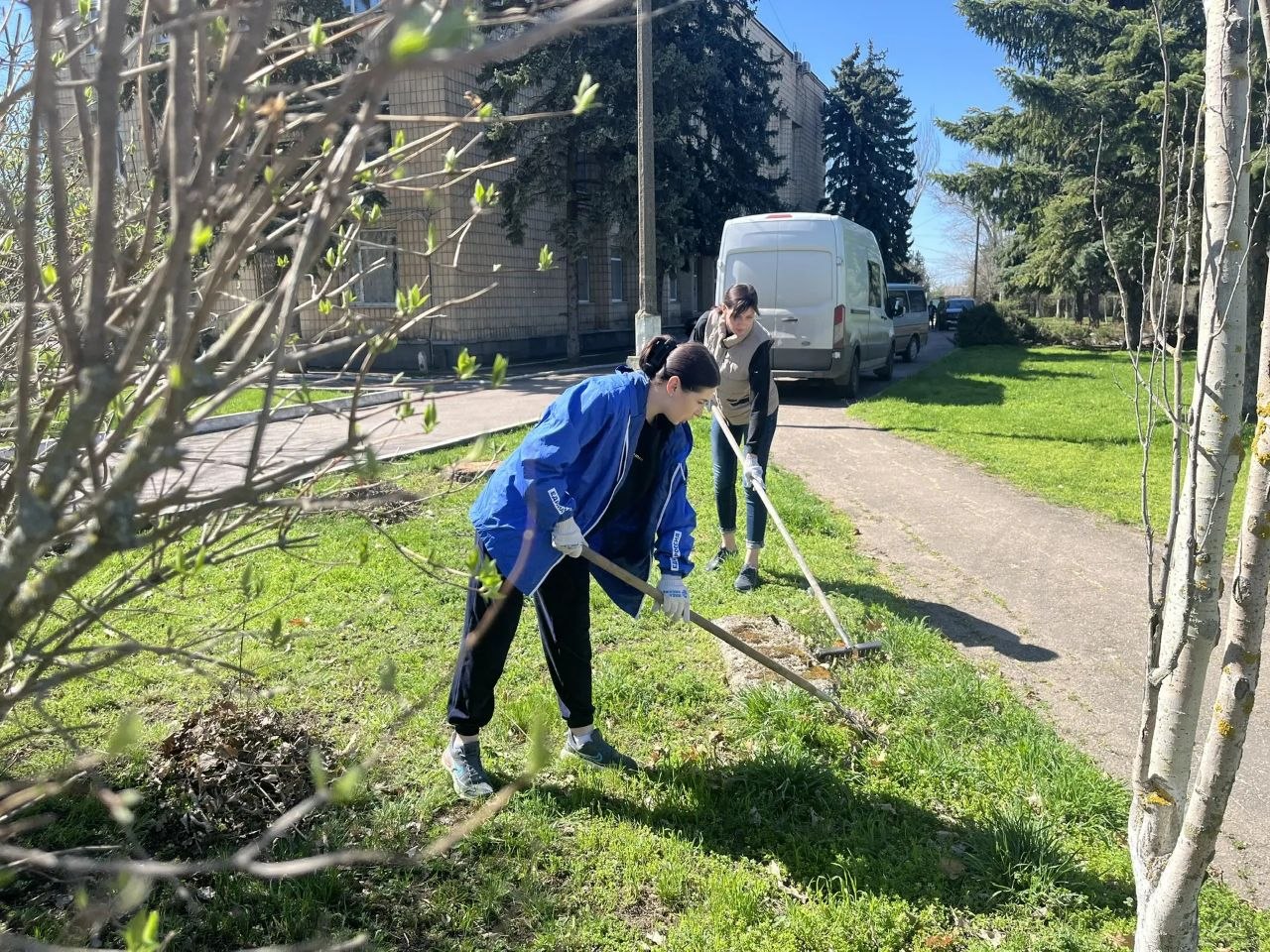 Василий Овчаров: Во исполнение поручений Главы ДНР Дениса Пушилина в Новоазовском муниципальном округе активно продолжаются субботники в рамках весенней акции «Зелёный Донбасс» и проекта «Единой России» «Донбасс — наш дом»... Василий Овчаров: Во исполнение поручений Главы ДНР Дениса Пушилина в Новоазовском муниципальном округе активно продолжаются субботники в рамках весенней акции «Зелёный Донбасс» и проекта «Единой России» «Донбасс — наш дом»...
