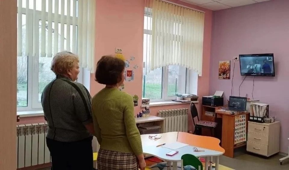 Педагоги Волновахи поучаствовали в психологической сессии, проведенной ЯНАО Педагоги Волновахи поучаствовали в психологической сессии, проведенной ЯНАО